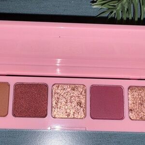 LUNA MAGIC The Amor Palette 4.0 g 0.14 oz New in Box Shimmer Sparkle Eyeshadow